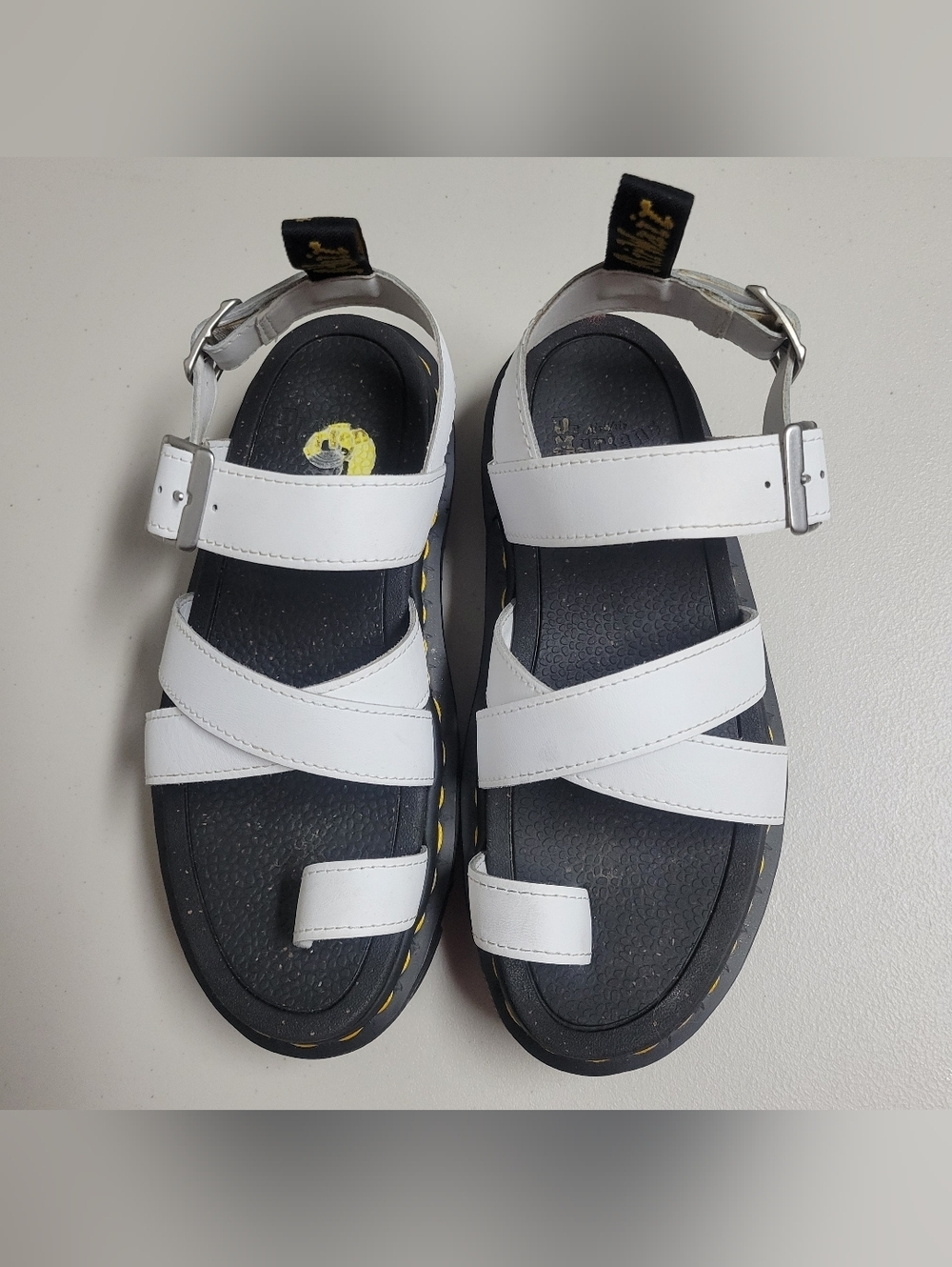 Dr.Martens AVRY white Leather Toe Post Sandals Women's Size 5.